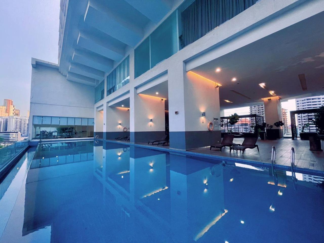 Lux Suites Kl City Pavilion Bukit Bintang With Infinity Pool Kuala Lumpur Exterior foto